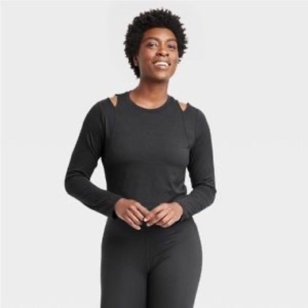 NWT - All in Motion - Cropped LS‎ Top